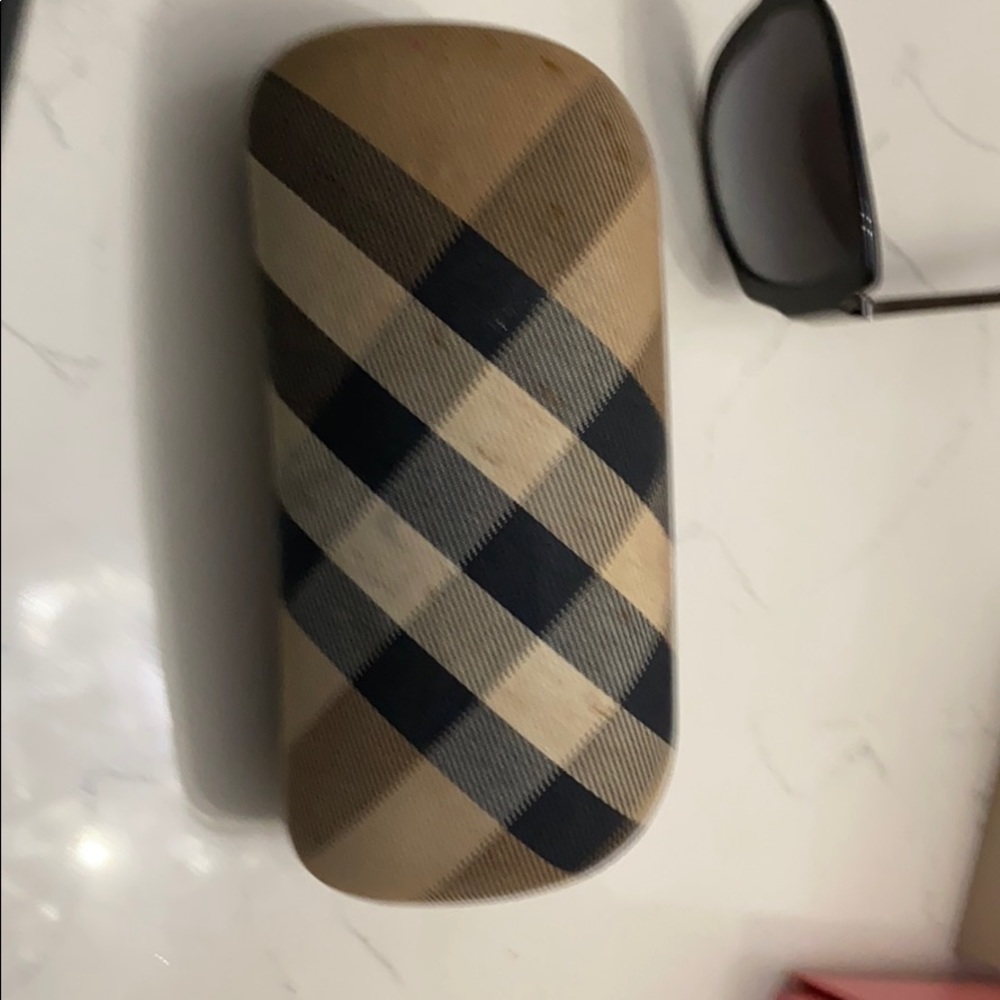 Burberry Sunglasses - Picture 3 of 4